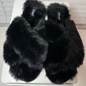 Nine West womens slippers soft size 9 large black like new
